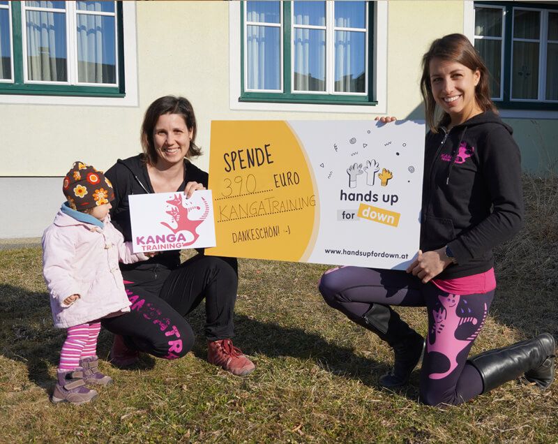 Kangatrainerinnen aus Horn, Zwettl und Gmünd und Waidhofen/Thaya sammelten  für den Verein „hands up for down“.